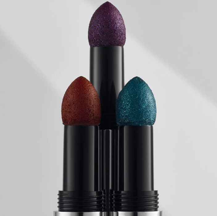 Sombra En Lápiz Con Aplicador Esponja My Essentials Luis Torres Vol. 2 X Beauty Creations